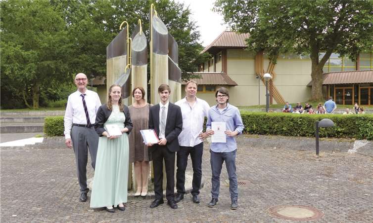 V.l.: Hans-Werner Rieck, Diana Nett, Dr. Ulrike Imhoff, Marvin Schumacher und Ulf Flossdorf bei der Ehrung.WM
