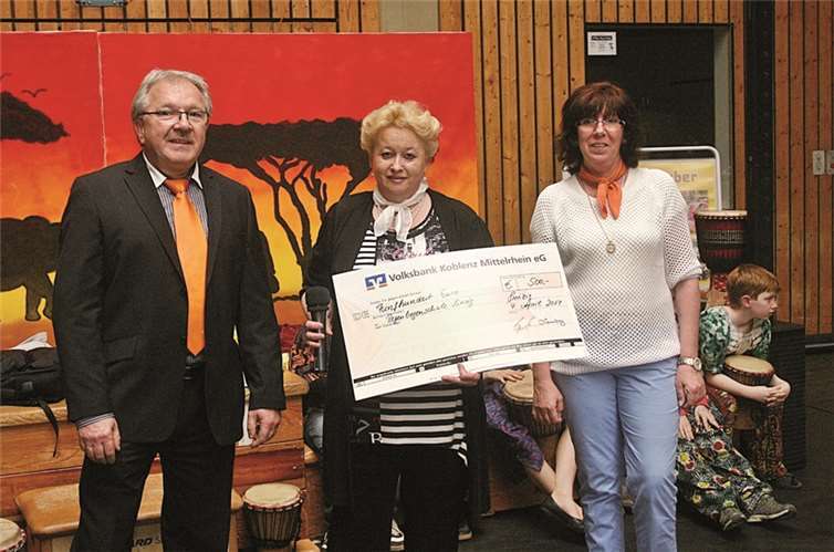 (V.l.) Heinz Engels, Elke Esper und Claudia Kietzmann.Michael Rübenach