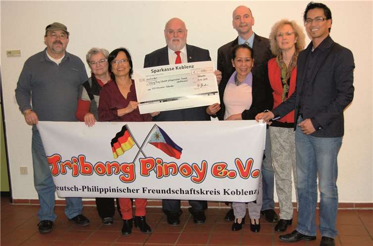 (V.l.) Herr Hild, Christel Klöckner, Mira Valencia, Dieter Klöckner, MdL, Stadtbürgermeisterkandidat Peter Stäblein, Jocelyn Hild, Dr. Christa Weichert und Dirk Schäfer.  Privat