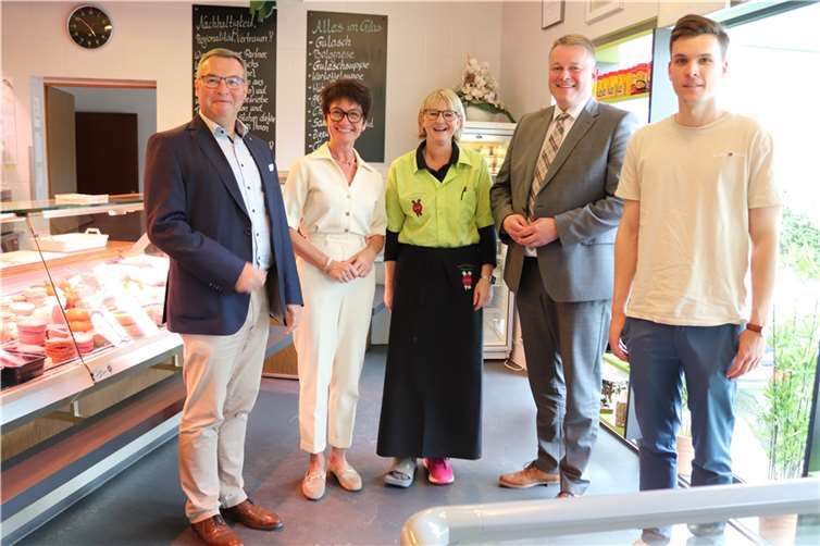 V.l.: Horst Gies MdL, Petra Schneider MdL, Dagmar Groß-Mauer, Gordon Schnieder MdL und Nico Degen. Foto: Sandy Weber