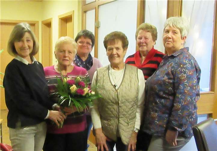 (V.l.) Ingrid Strohe mit Rosemarie Seul (bisherige Ortsvertreterin) und die neue Ortsvertreterin Resi Zappai (rechts).Foto: privat