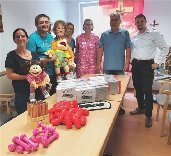 V.l.: Irina Hecke (Sozialer Dienst), Arkadius Markowski (2. Vors. Wir für Euch), Angelika Kinzer (Schriftführerin Wir für Euch), Bettina Muermann (Leiterin Grüne Damen und Herren), Dunja Schley (Sozialer Dienst), Ludger Buttlies (1. Vors. Wir für Euch), Markus Ratz (Pflegedienstleiter). Foto: privat