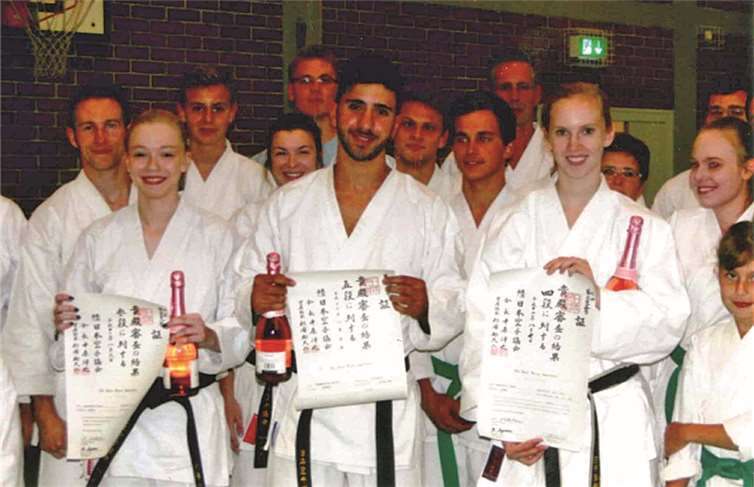 V.l.: Jacqueline Artz (1. DAN), Hamid Jojoua (1. DAN) und Melissa Rathmann (2. DAN).privat
