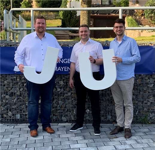 V.l.: Jan Scheuren, neuer Kreisvorsitzender der Jungen Union Mayen-Koblenz, MdL Torsten Welling, ehem. Kreisvorsitzender, Jens Münster, Landesvorsitzender der Jungen Union Rheinland-Pfalz).Foto: privat