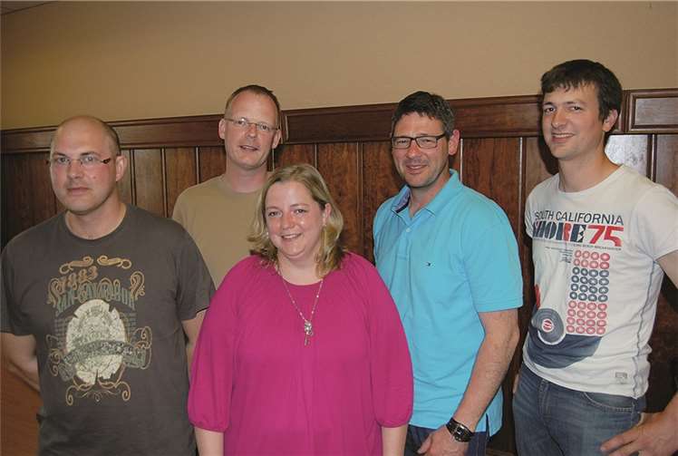 (V.l.) Jörg Arenz (2. Vorsitzender), Olaf Zißner (1. Kassierer), Jessica Dinzen (2. Schriftführerin), Andreas Fuhrmann (1. Vorsitzender), Tobias Fuchs (2. Kassierer). Es fehlt Stefanie Becker (1. Schriftführerin). Privat