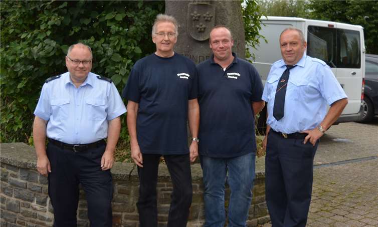 V.l.: Jörg Beckmann (KFV), Ulf Ahrens (Wehrführer), Thomas Nelles (stellv. Wehrführer) und Rolf Genn (KFV).Marco Metz