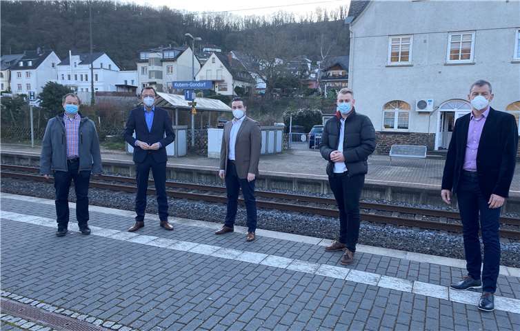 V.l.: Jörg Johann, Josef Oster MdB, Torsten Welling, Maternus Dötsch und Michael Dötsch.Foto: privat
