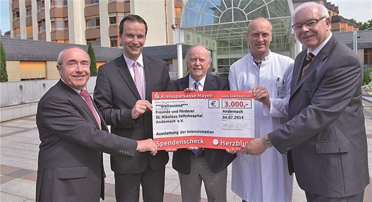 (V.l.) Josef Nonn - Vorsitzender des Fördervereins, Christoph Weitzel - Vorstandsmitglied der KSK Mayen, Dieter Kamptz - Geschäftsführer des Fördervereins, Dr. Michael Nickel - Stv. Vorsitzender des Fördervereins, Friedel Sauerborn - Schatzmeister des Fördervereins.privat