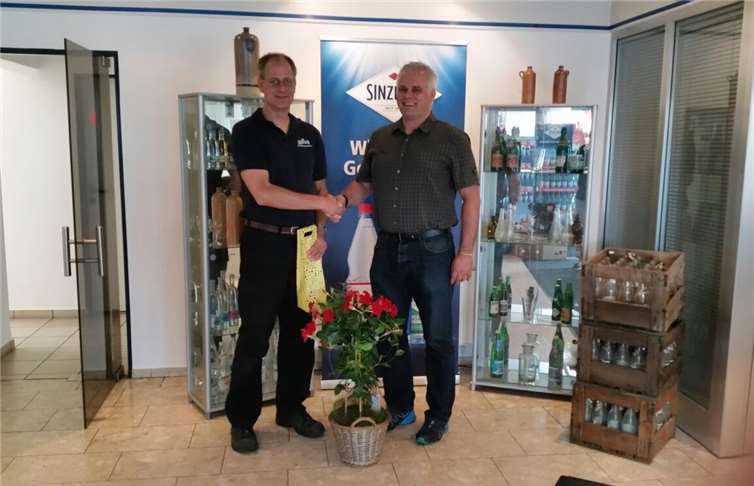 V.l. Jubilar Thorsten Rück, Betriebsleiter Jens Reinhold.Privat