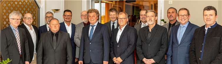 V.l.: Karl Kremer (Betriebsratsvorsitzender Bad Neuenahr), Thorsten Böckler (Betriebsratsvorsitzender Bad Dürkheim), Giselher Horr, Andreas Uhlemann, Thomas Freiermuth, Uwe Janson, geschäftsführender Gesellschafter Michael Seegert, Technischer Leiter Thomas Salinger (Bad Neuenahr), Harald Baumgärtner, Technischer Leiter Maximilian Luib (Bad Dürkheim), Frank Aengen-heyster, Andreas Boller, Hubertus Feist, Karl-Werner Düren.Foto: privat