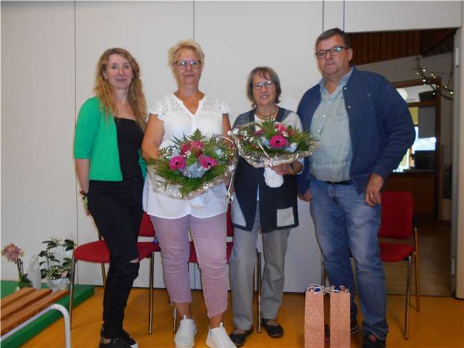 V.l.: Kitaleitung Sarah Lohmann, Silvia Busenkell, Andrea Zeidler, Ortsbürgermeister Walter Kill. Foto: privat