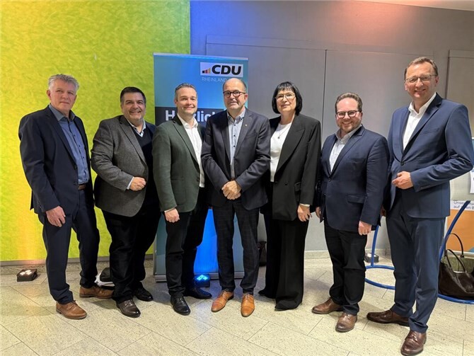 V.l.: Klaus Döring (Vorsitzender CDU Stadtverband Bendorf), Marco Pusceddu (stellv. Vorsitzender CDU Gemeindeverband Vallendar), Torsten Welling (MdL & CDU Kreisvorsitzender MYK) Peter Moskopp (MdL) Anette Moesta (MdL), Pascal Badziong (Vorsitzender CDU Gemeindeverband Vallendar) und Josef Oster (MdB). Foto: CDU GV Vallendar/L. Welling