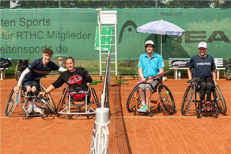 V.l.: Konstantin Voglis, Bettina Nowag, Dominic Lust, Christian Burg. Fotos: privat