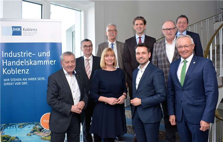 (V.l.): Landrat Manfred Schnur, Landrat Dr. Alexander Saftig, IHK-Präsidentin Susanne Szczesny-Oßing, IHK-Hauptgeschäftsführer Arne Rössel, Landrat Marlon Bröhr, Oberbürgermeister David Langner, Landrat Dr. Peter Enders, Landrat Achim Schwickert Landrat Achim Hallerbach. Nicht auf dem Foto: Landrat Frank Puchtler.Foto: privat