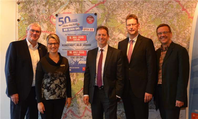 (V.l.:) Landrat Sebastian Schuster, Rita Lorenz, Leiterin Presse- und Öffentlichkeitsarbeit des Rhein-Sieg-Kreises, Wolfgang Schmitz, Mitglied des Vorstandes der Kreissparkasse Köln, Ralf Klösges, Regionalvorstand der Direktion Rhein-Sieg der Kreissparkasse Köln, und Jörg Bertram, Chefredakteur Radio Bonn/Rhein-Sieg. Foto: Rhein-Sieg-Kreis