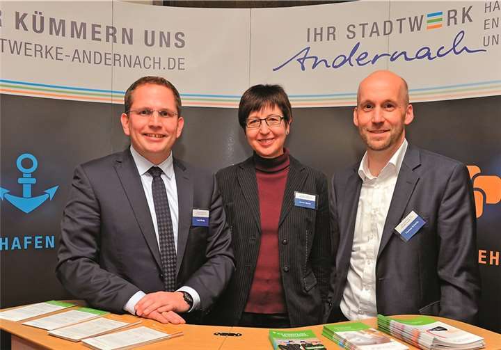 V.l.: Lars Hörnig (kaufm. Geschäftsführer SWA), Renate Michel (Energieagentur Rheinland-Pfalz) und Thomas Schmitz (Energieberater der SWA).