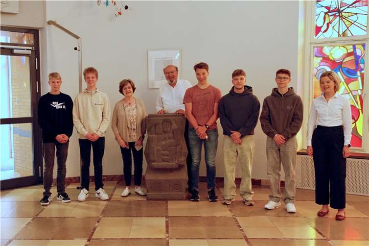 V.l.: Laurens Jede, Felix Fink, Dr. Tamara Choitz, Sven-Erich Czernik, Lars Müller, Alexandru Raducanu, Lukas Melchior, Beate Falterbaum. Es fehlt Elias Maget. Foto: Daria Neupert
