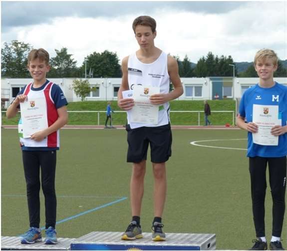 V.l.: Lennart Mohr, Johann Ben Metze (TV Alzey) und Leon Pascal Pfeiffer (USC Mainz).privat