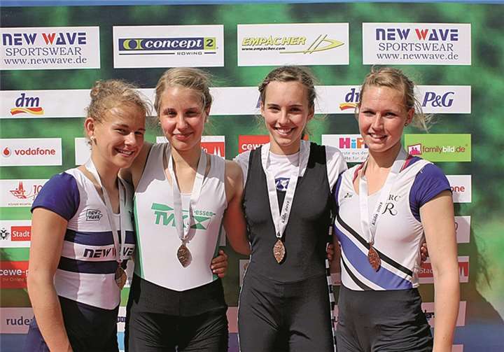 V.l.: Leonie Lier, Julia Kovacs, Laura Nitsche und Katharina Lang sicherten sich ebenfalls die Bronze-Medaille.