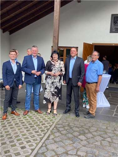 V.l.: Lucas Bell, stellv. Vorsitzender, Gordon Schnieder, Fraktionsvorsitzender, Anette Moesta, MdL, Vorsitzende, Peter Wilkes, Bürgermeisterkandidat, Klaus Bell, Bürgermeister.