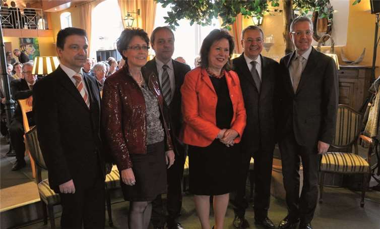 (V.l.) Manfred Lütz, Brigitte Donie, Bernd-O. Großmann, Ilka von Boeselager MdL, Frithjof Kühn, Norbert Röttgen MdB. Privat