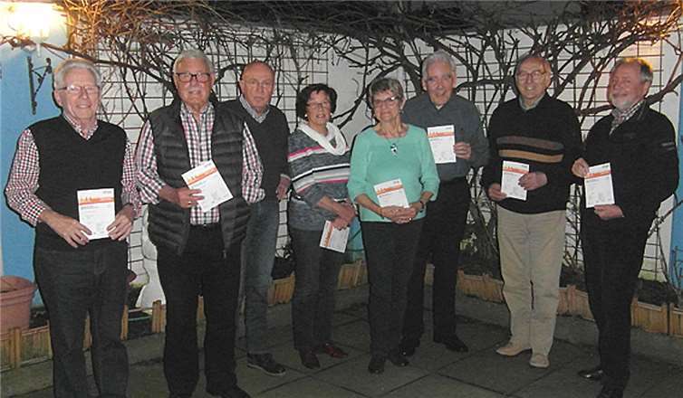 (V.l.) Manfred Mollberg (Silber 10), Erwin Hummerich (Gold 10), Gerd Schröder (Gold 3), Rita Hnatek (Gold 12), Elfriede Theis (Gold 18), Peter Hünermann (Silber 41), Walter Weber (Gold 12), Rudolf Schmitt (Gold 3). Foto: privat