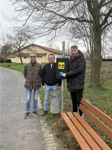 V.l.: Manfred Tippmann, Ortsvorsteher Miel, Stefan Schumacher, Fachbereichsleiter Baubetriebshof, Bürgermeister Tobias Leuning.Foto: Gemeinde Swisttal