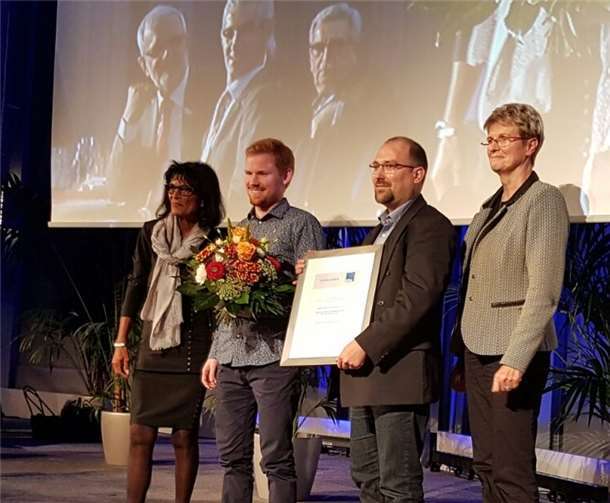 V.l.: Marianne Frickel, Präsidentin der Bundesinnung der Hörakustiker (BiHa), Jonas Best, Hörstudio S, Robert Schmitz, Hörstudio S, und Gabriele Gromke, Vizepräsidentin der BiHa. privat