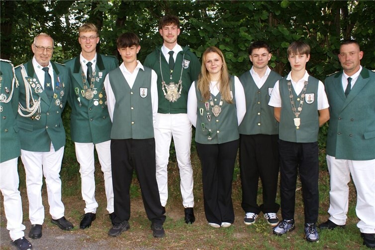 Vl. Markus Pleinen (Brudermeister), Paul Rosenbaum (Schießmeister), Luis Velten, Paul Linke, Alex Fischer, Lilli Pleinen, Max Pleinen, Linus Hilger.
