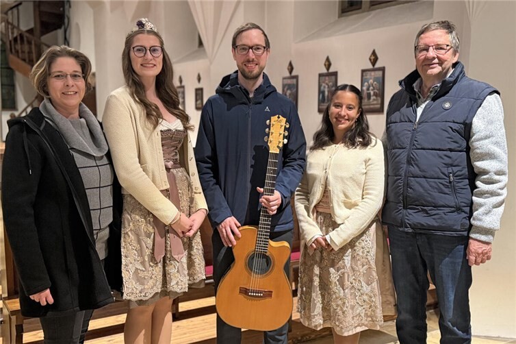 V.l.: Melanie Giffels, Amelie Doll, Simon Wahl, Michelle Spillner, Ulrich Stieber beim Konzert in Bachem.Foto: Norbert Schmitt