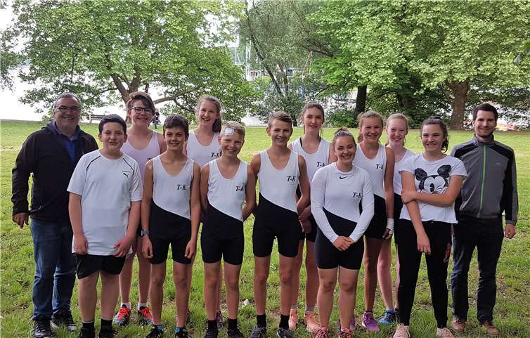 V.l.: Michael Hippert, Justin Gentner, Christian Illgen, Felix Bischof, Paulina Görgen, Alexander Kindsvater, David Kindsvater, Lena Gewald, Inja Gerhartz, Lea Bauer, Julia Trumpler, Jana Schwindenhammer und Timo Sesterhenn. Privat