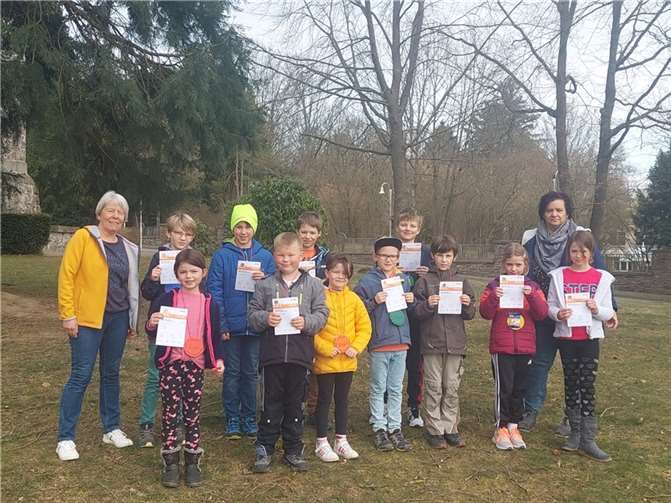 V.l.: Moritz Letschert, Sina Staffel, Ludger Korff, Moritz Dittrich, Maxi Weitz, Linda Göttlich, Emil Fischbach, Julius Brügge, Felix Letschert, Anna Brügge und Marie Staffel. Es fehlen Moritz und Karla Grobbel.  Foto: privat