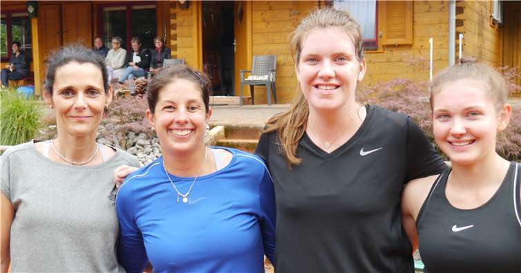 V.l.: Natanja Neitzert, Nadine Hachenberg, Jil Dreidoppel, Ayleen Herder.