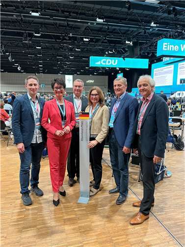 V.l.: Niclas Schell, Petra Schneider MdL, Horst Gies MdL, Mechthild Heil MdB, Norbert Heidgen, Hans Werner Adams. Foto: Petra Schneider