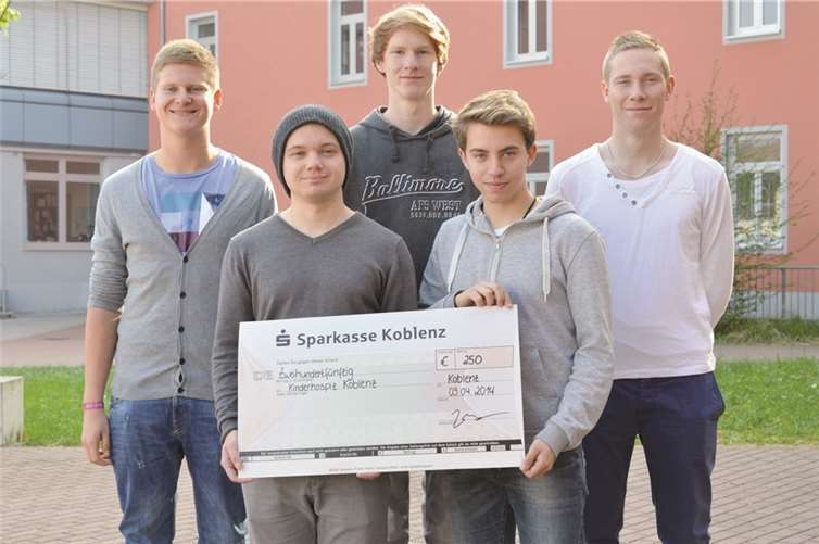 (V.l) Nico Strunk, Sebastian Heinz, Tim Stockhausen, Jakob Nowak, Jan von Delft.  Agentur PSM