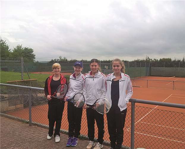 V.l.: Nicole Reichel, Linda Sägebarth, Lisanne Brüggemann und Lara Hemgesberg freuen sich auf die Saison.privat