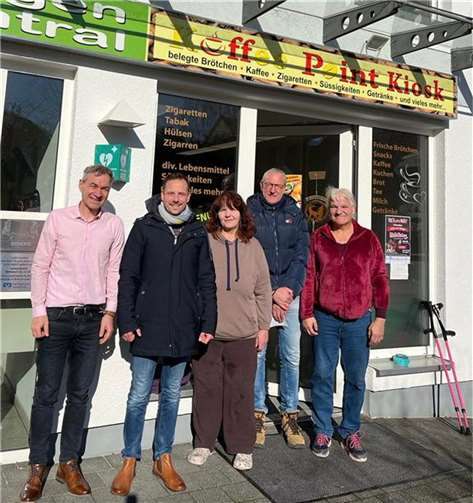 V.l.: Oliver Diehl, Bürgermeister Björn Ingendahl, Angelika Leck, Ortsvorsteher Olaf Wulf u. Mitarbeiter Hubert. Foto: Stadt Remagen