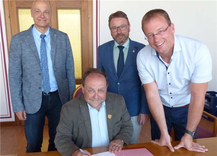 V.l.: Ortsbürgermeister Thomas Braunstein, Bürgermeister Alfred Schomisch, Oberbürgermeister Wolfgang Treis und Bürgermeister Jörg Lempertz.VG Vordereifel