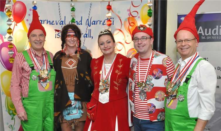 V.l.: Peter Krupp, Geschäftsführer KRUPP DRUCK oHG, Maria Sesterheim, Medienberaterin „BLICK aktuell“, die Rheinbacher Prinzessin Astrid I., Daniel Stoffel, Redakteur der Rheinbacher „BLICK aktuell“-Ausgabe und Hermann Krupp, Geschäftsführer Krupp Medienzentrum.BS