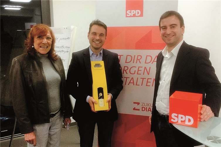 V.l. Petra Elsner, MdL, Staatssekretär David Langer sowie Marcel Hürter, MdL.privat