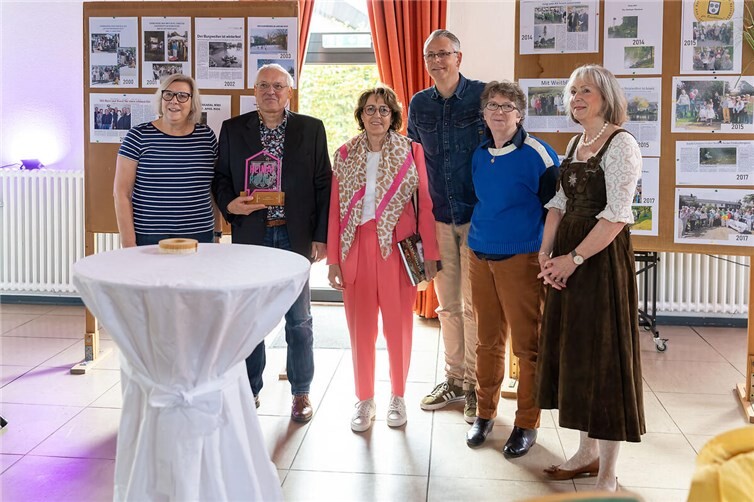 V.l.: Petra Kalkbrenner, HVV-Vorsitzender Schneider, Kreistagsabgeordnete Brigitte Donie, Jörg Manhold, Rose Marie Hallynck, stellv Vorsitzende Evelyn Schnabel. Foto: privat