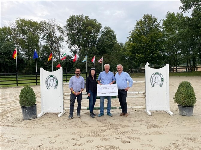 V.l.: Präsident MRC Hans Wallbrück, Eva Maria Wirths (Vorstand MRC), Joachim Freund (Past Präsident Lions Bad Neuenahr), Dennis Hoffmann (Vorstand MRC).Foto: privat