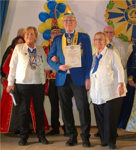 V.l.: Präsidentin FEN Regionalverband Mittelrhein-Voreifel Roswitha Born, Jörg Nawrath, 1. Schriftführerin FEN Regionalverband Mittelrhein-Voreifel Gudrun Mieth-Leichsenring.