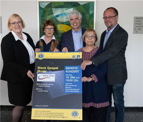 V.l.: Rula Strehl, Bürgermeisterin Renate Offergeld, Karlheinz Stöhr, Gudrun Mieth-Leichsenring und Volker Schade präsentieren das kommende Benefizkonzert des Lions-Clubs.Foto: CEW