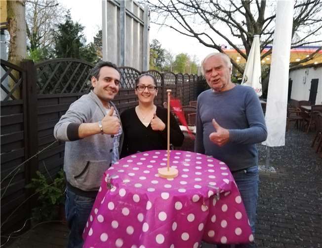 (V.l.:) Salam Ali, Falentina Ali und Jürgen Schartmann.