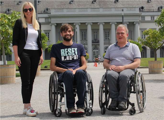 (V.l.:) Sandra Niggemann als Projektleiterin (Dipl. Soz. Wiss., Systemischer Coach (DGfC, ISL-zertifizierte Budgletbegleiterin), Tobias Krämer (Peerberater / B.A. Bildung und Erziehung) sowie Boris Hehl (Diplom-Pädagoge, Peer Counselor (LVR Rheinland NRW, i.A.). Foto: privat