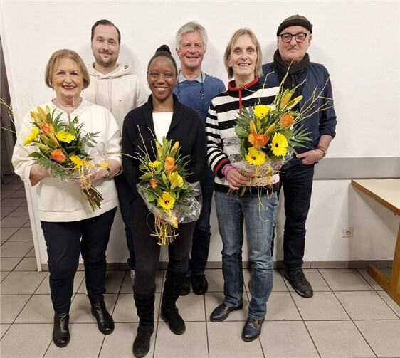 V.l.: Schriftführung Monika Zappei, 2. Vorsitzender Heiko Retzlaff, Ruderwartin Katharina Longwe, 1. Vorsitzender Karl Heil, Kassiererin Trude Klumpp und Presse Horst Kibellus Foto: privat