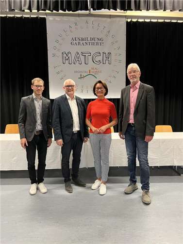 V.l.: Sebastian Schmitt, Timo Djelassi, Petra Scheider, Rolf Hans. Foto: P. Schneider