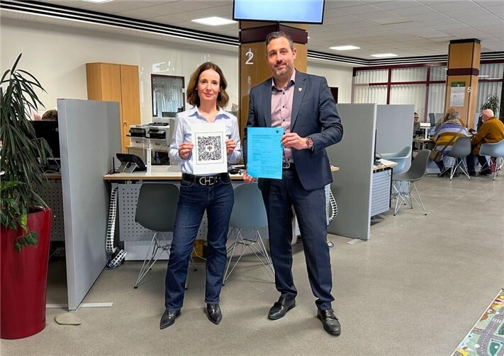 V.l.: Stefanie Marx, Amt für Stadtplanung und Bauverwaltung und Christian Greiner, Oberbürgermeister Stadt Andernach. Foto: Stadtverwaltung Andernach / Regina Unruh