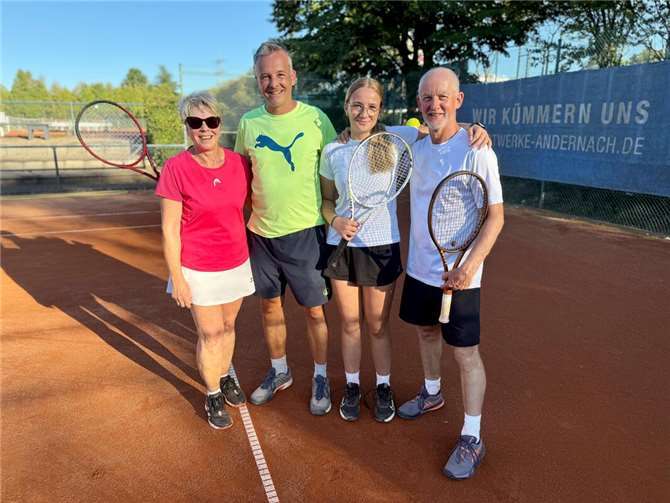 V.l.: Susanne Wunder, Stefan Vollmer, Alina Müller, Marcus. Foto: privat